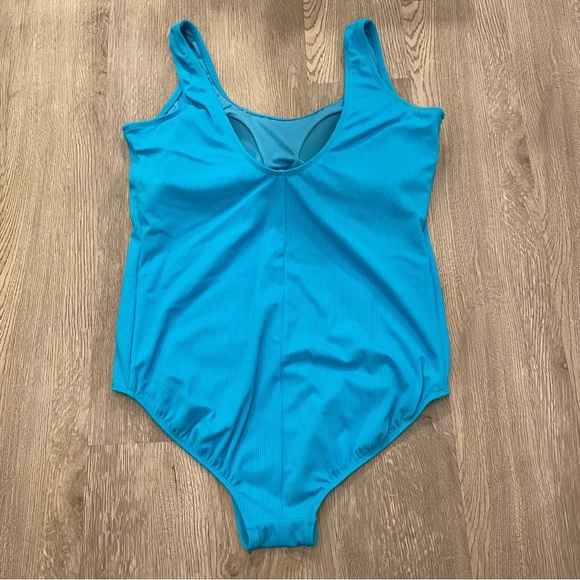 CATALINA Ribbed Blue Swimsuit with Builtin Cups - Size 1X - Picture 4 of 9